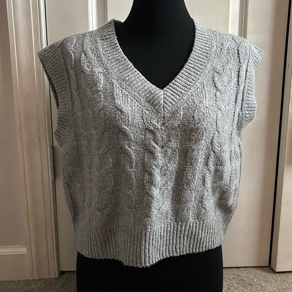 Sweater vest